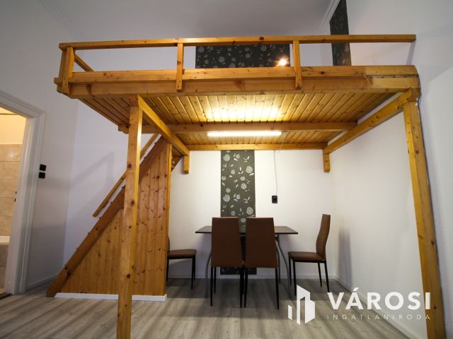 Galériás lakás kiadó a Kálvin tér közvetlen közelében