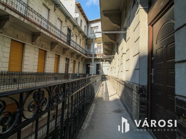 Galériás lakás kiadó a Kálvin tér közvetlen közelében