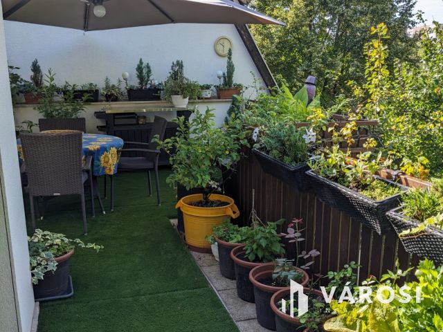 Eladó társasház Győr-Nádorváros csendes zsákutcájában