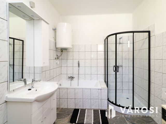 Felújított házrész eladó Nagyszénáson