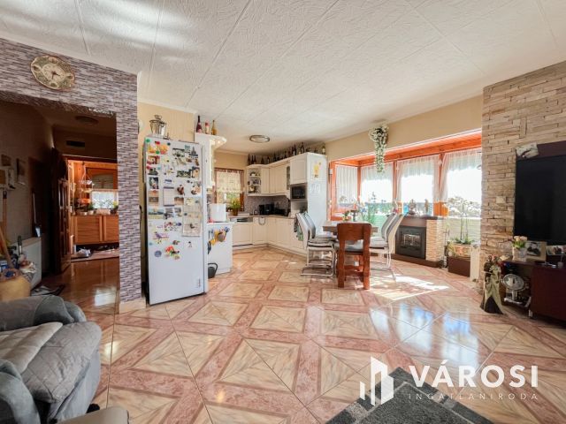 Panorámás kilátás bővítési lehetőséggel Ürömön!