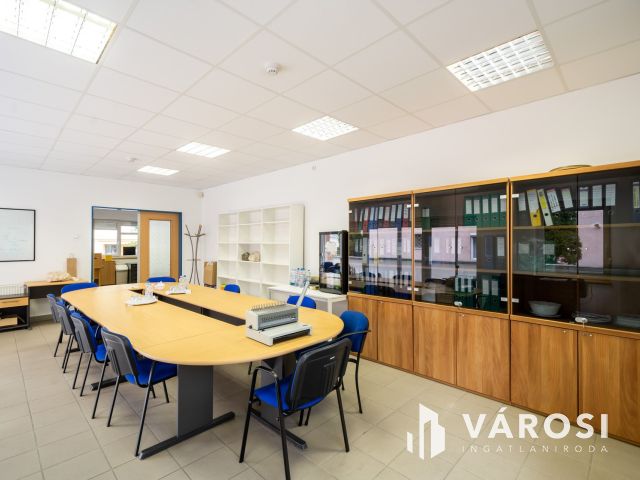 Kiadó, földszinti, napfényes iroda Zuglóban |