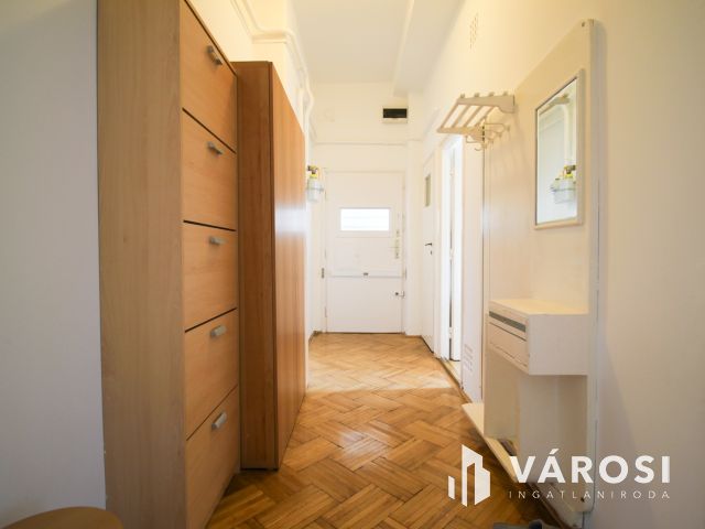 Budai hegyekre néző panorámás lakás kiadó