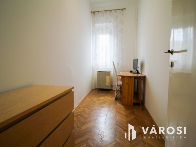 Budai hegyekre néző panorámás lakás kiadó