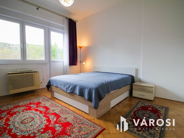 Budai hegyekre néző panorámás lakás kiadó