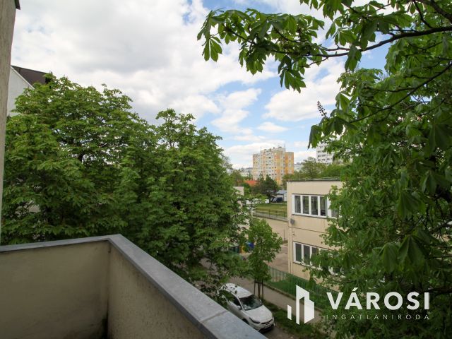 Budai hegyekre néző panorámás lakás kiadó