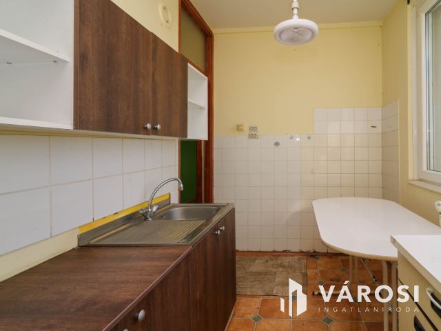 Eladó 55 m²-es, napfényes, erkélyes panel lakás Békésen