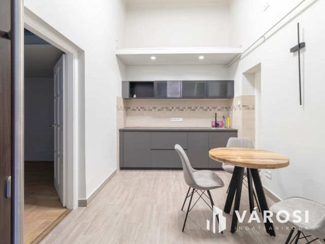 Nyugati közeli, felújított, földszinti, 36 m2-es iroda kiadó