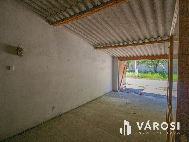 Gyulán eladó garázs a Bárdos garázssoron