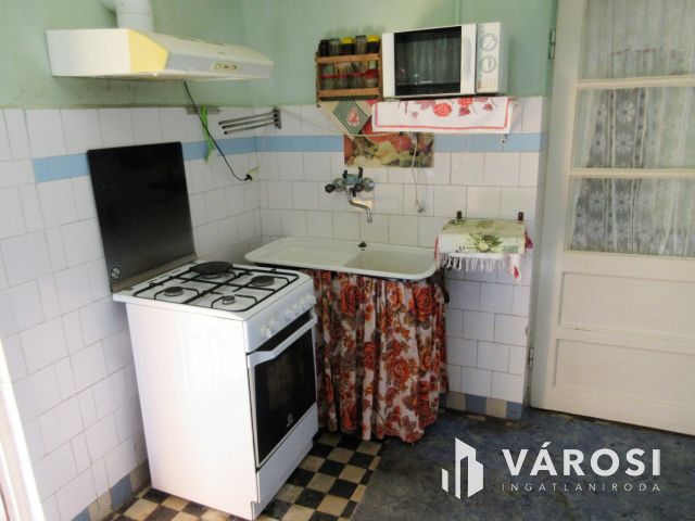 Békéssámsoni nagy családi ház a központhoz közel!