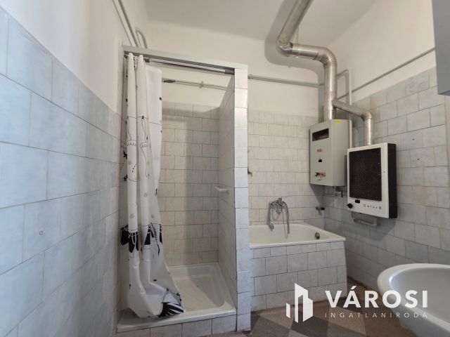 Kedvező árú, kétszobás lakás a Vásártéren