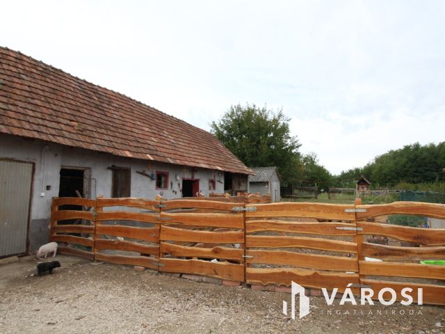 Felújított családi ház eladó Vésén