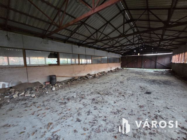 Két csarnok, 288 m² – telephely Szécsény mellett